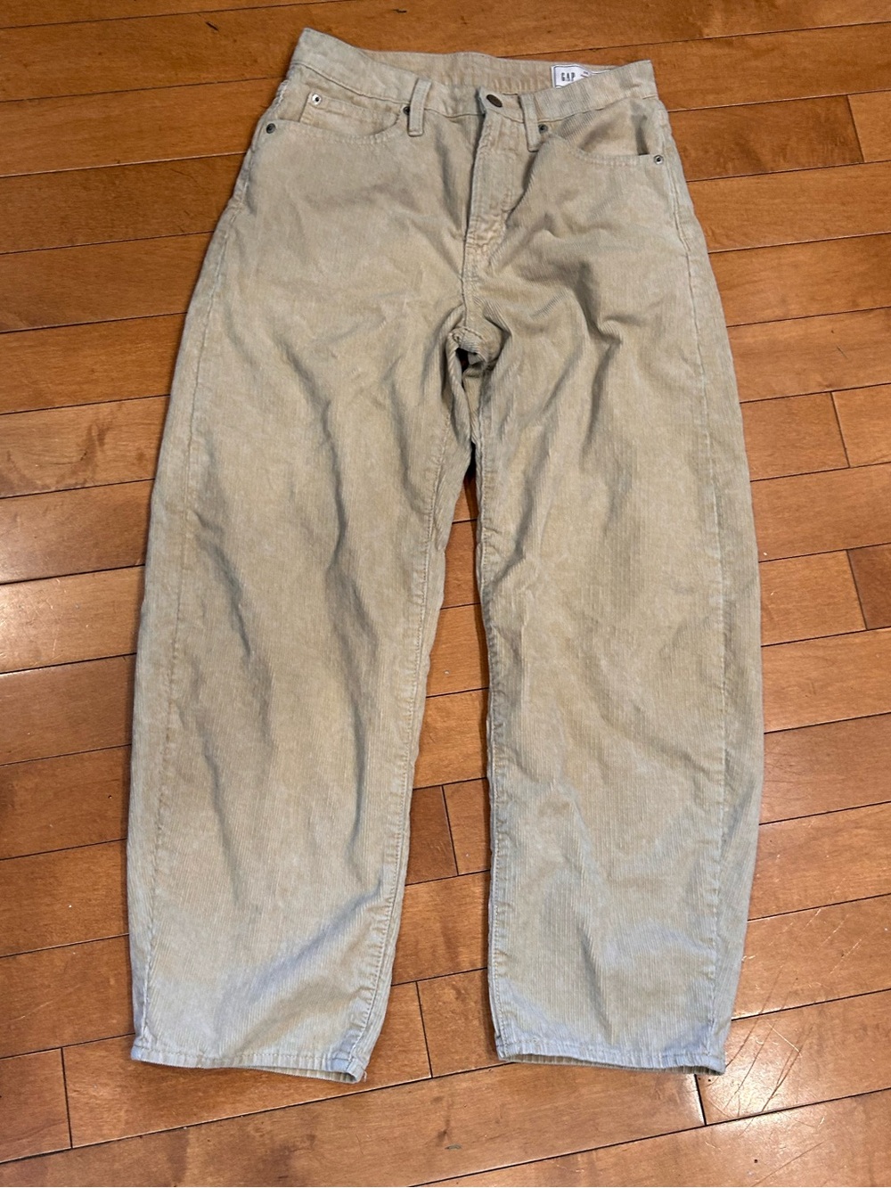 GAP High Rise Barrel Corduroy- Petite